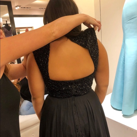 For sale worn once. Zipper broke is replaceable - Picture 5 of 5